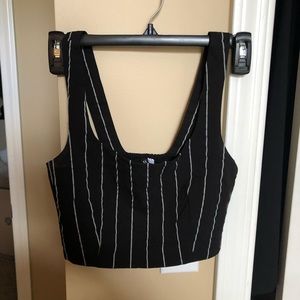 H and m cropped tank